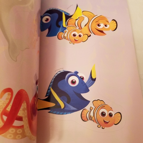 🆕️Finding Dory Coloring & Sticker Book - Picture 6 of 6